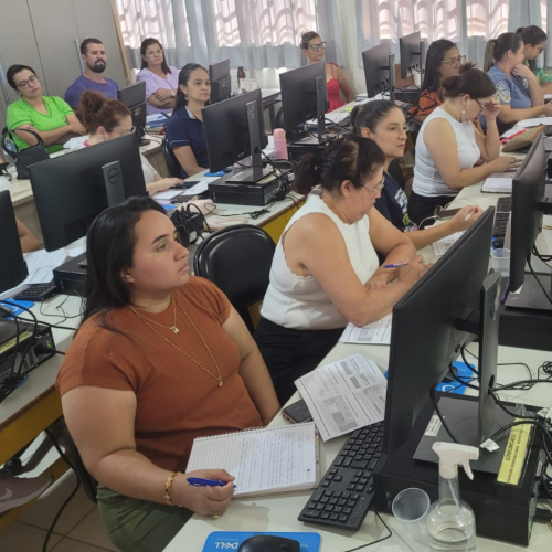 Oficina sobre o SERP reúne representantes da educação em Paranavaí