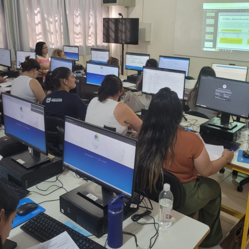 Oficina sobre o SERP reúne representantes da educação em Paranavaí