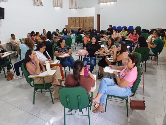 Oficina de Gestão Escolar no NRE de Paranavaí