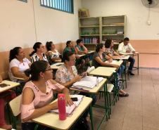 A Tec. Pedag. da Educacao Especial do NRE Paranavai participando da  Reunião  Pedagogica na Escola  Estadual Padre Anchieta  de Inaja..